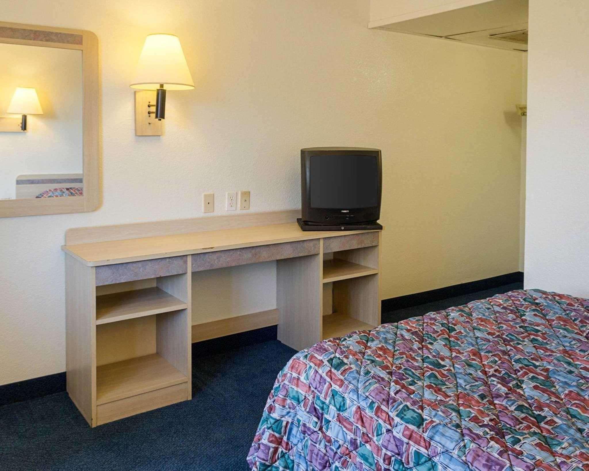 Rodeway Inn Columbus Esterno foto