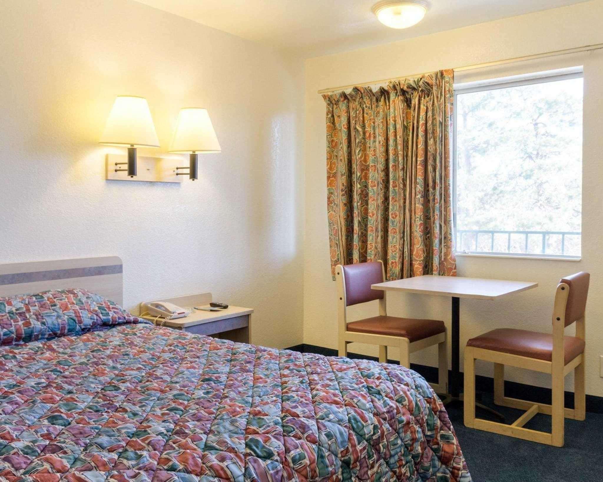 Rodeway Inn Columbus Esterno foto