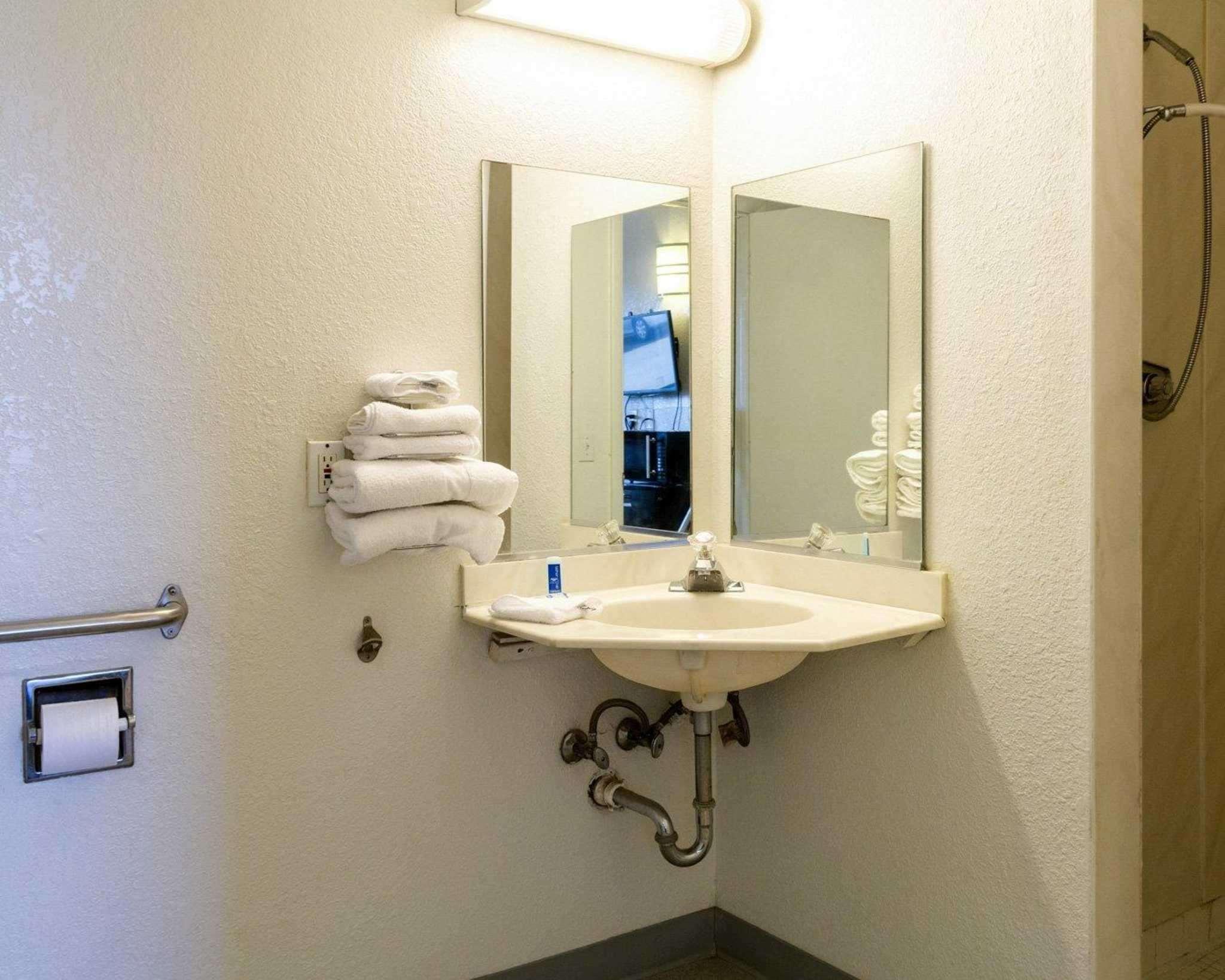 Rodeway Inn Columbus Esterno foto