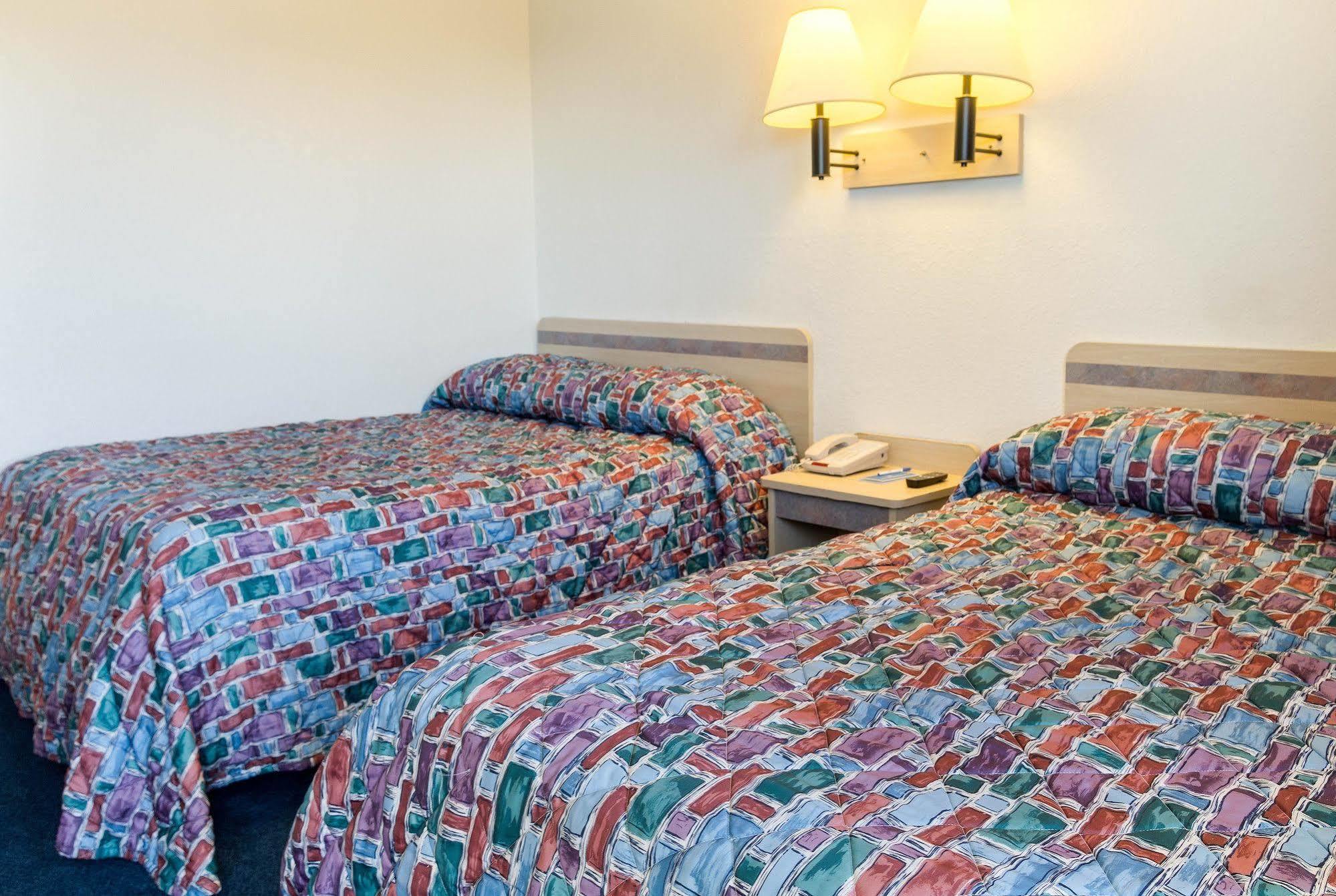 Rodeway Inn Columbus Esterno foto
